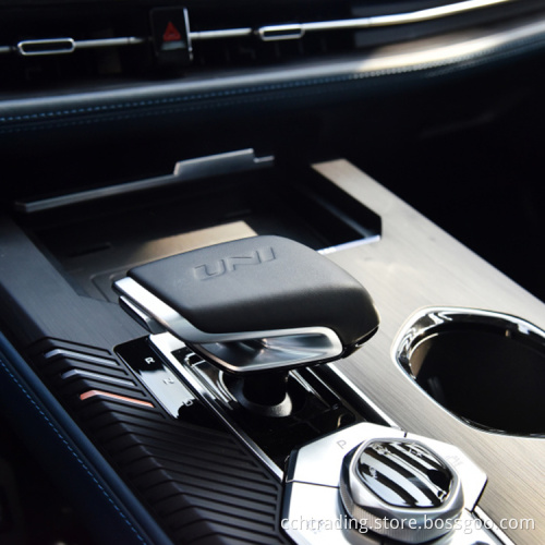 2023 Auto a buon mercato 4 ruote 5 sedili durevoli Changan Uni-K Auto SUV a benzina in magazzino